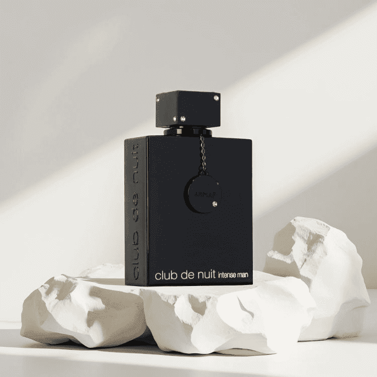 Club de nuit intense man